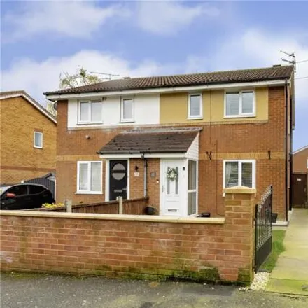 Buy this 3 bed duplex on Oxford Road in Knowsley, L36 1YN
