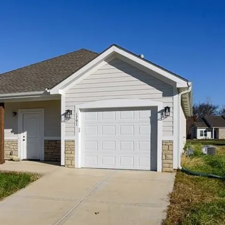 Buy this 2 bed house on unnamed road in Tonganoxie, KS 66086