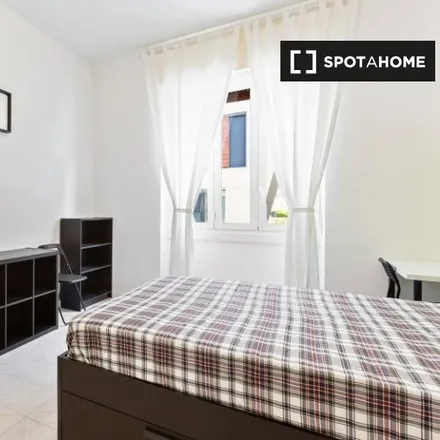 Rent this 5 bed room on Primaticcio in Via Francesco Primaticcio, 20147 Milan MI