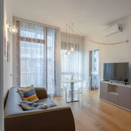 Rent this 2 bed apartment on Florence