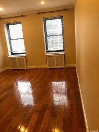 Image 6 - 22-20 77th Street, New York, NY 11370, USA - Apartment for rent