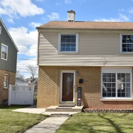 Buy this 3 bed house on 2300 West Roosevelt Drive in Milwaukee, WI 53209