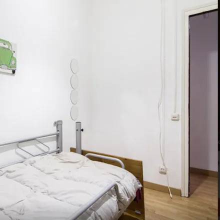 Image 4 - Carrer de Còrsega, 657, 08037 Barcelona, Spain - Room for rent