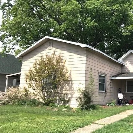 Buy this 2 bed house on 28 North 18th Street in Vincennes, IN 47591