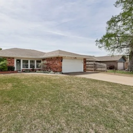 Image 4 - 1352 Northwest 6th Place, Moore, OK 73170, USA - House for sale