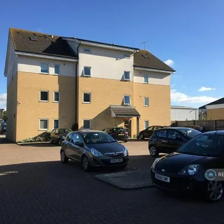 Rent this 2 bed apartment on Linden Road in Benfleet, SS7 4BA