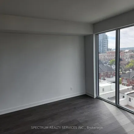 Image 3 - 380 Martha Street, Burlington, ON L7R 2P7, Canada - Apartment for rent