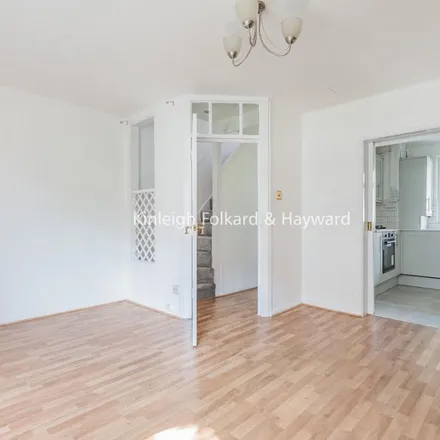 Image 4 - John Kennedy Court (17-34), Newington Green Road, London, N1 4RP, United Kingdom - Apartment for rent