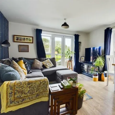 Image 2 - 23 Square Leaze, Patchway, BS34 5GT, United Kingdom - Apartment for sale