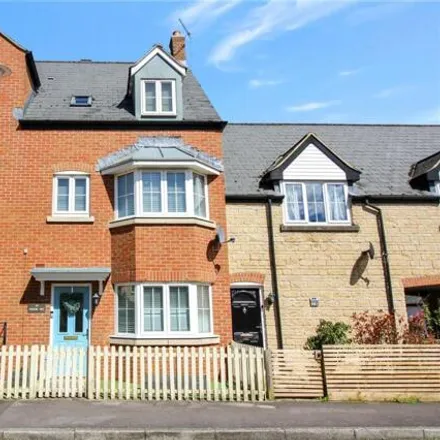 Buy this 3 bed townhouse on Phoebe Way in Swindon, SN25 2JP