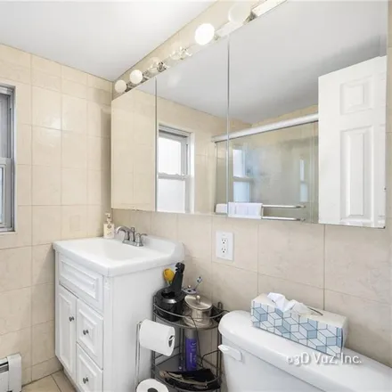 Image 8 - 826 East 16th Street, New York, NY 11230, USA - Condo for sale