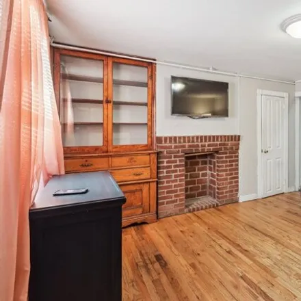 Image 2 - 495 Monmouth Street, Jersey City, NJ 07302, USA - House for sale