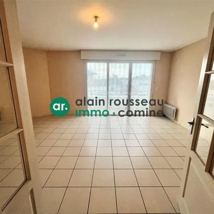 Image 9 - 2 Boulevard du Roi René, 49100 Angers, France - Apartment for rent