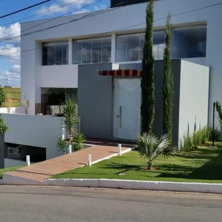 Buy this 4 bed house on Rua São Paulo in Centro, Divinópolis - MG