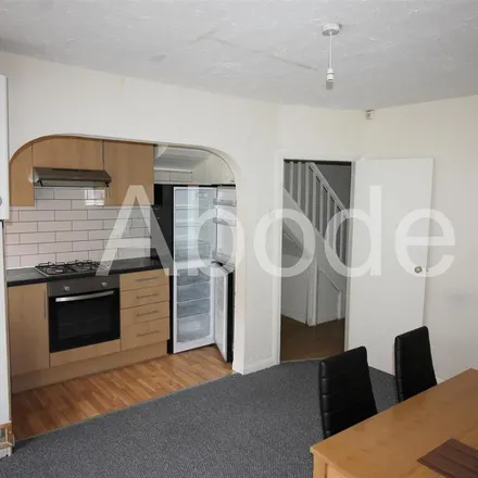 Image 6 - Back Welton Mount, Leeds, LS6 1ET, United Kingdom - House for rent