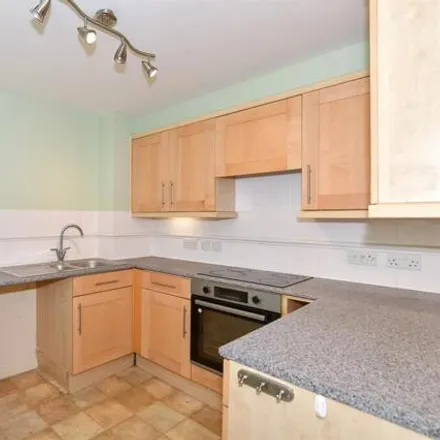 Image 4 - Pevensey Court, Maidstone, ME16 0GQ, United Kingdom - Apartment for sale