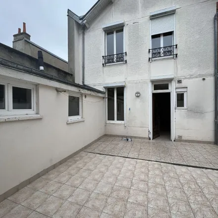 Rent this 4 bed apartment on 2 Rue Félix Desnoyers in 45170 Neuville-aux-Bois, France