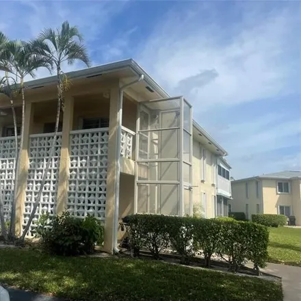Rent this 2 bed condo on Northwest 19th Terrace in Delray Beach, FL 33444