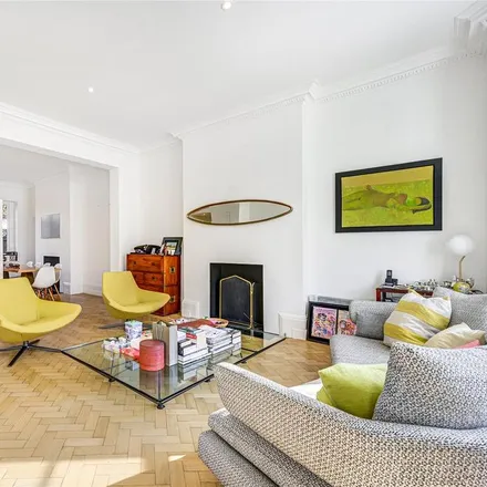 Rent this 3 bed apartment on 8 Holland Park Road in London, W14 8NX