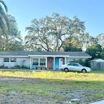 Buy this 3 bed house on 1451 Lakeside Drive in Dunedin, FL 34698