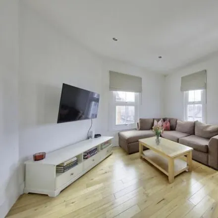 Image 4 - 1;1a Quinton Street, London, SW18 3QS, United Kingdom - Apartment for sale