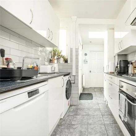 Image 4 - Vectis Road, Streatham Road, London, SW16 6NZ, United Kingdom - Townhouse for sale