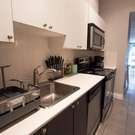 Image 3 - The Plateau, Montreal, QC H2X 3L7, Canada - Apartment for rent