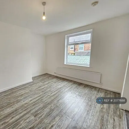 Image 3 - Clevedon Street, Manchester, M9 5PA, United Kingdom - Townhouse for rent