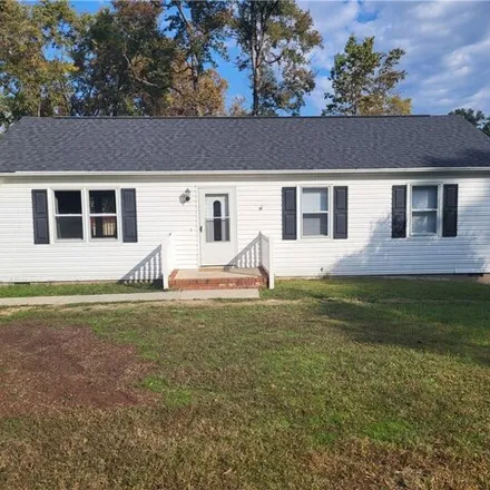 Rent this 3 bed house on 206 Spring Drive in Woodlawn, Colonial Heights