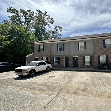 Rent this 2 bed apartment on 909 Tracy Lane in Briarwood, Clarksville