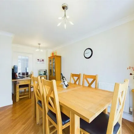 Image 5 - Valley Gardens, Worthing, BN14 0AQ, United Kingdom - House for sale