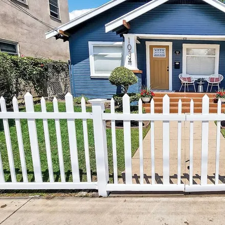 Rent this 3 bed house on Long Beach