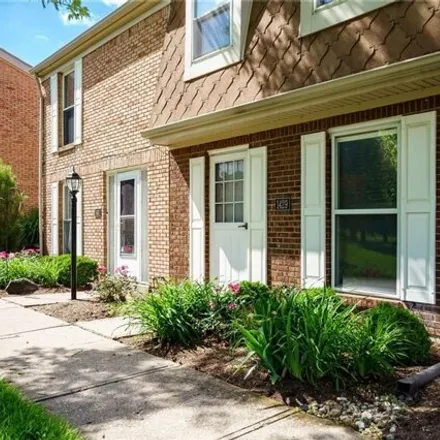 Buy this 2 bed townhouse on 1445 Crown Point Court in Beavercreek, OH 45434