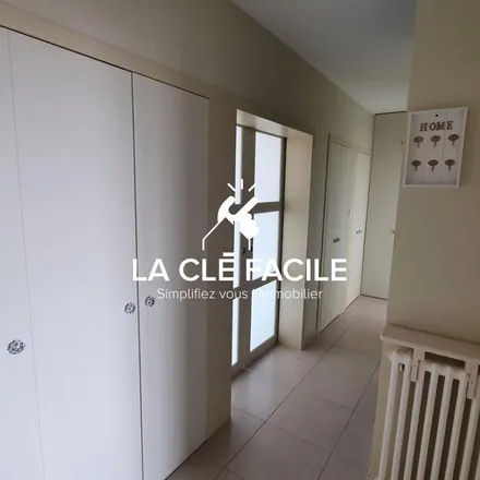 Rent this 3 bed apartment on 5 Rue du Docteur Pabeuf in 85400 Luçon, France