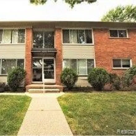 Buy this 2 bed condo on 1216 East Lincoln Avenue in Royal Oak, MI 48067