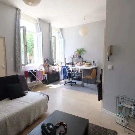 Image 2 - 79 Rue de Lille, 59100 Roubaix, France - Apartment for rent