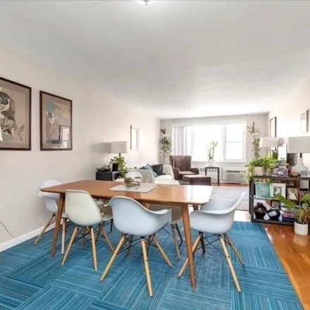 Image 5 - 110-15 71st Road, New York, NY 11375, USA - Apartment for sale