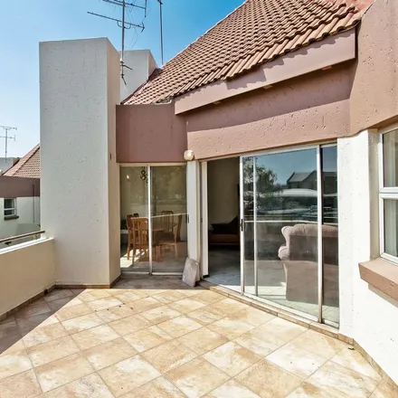 Image 4 - Jimmys killer prawns, Concorde Road East, Bedfordview, Gauteng, 2007, South Africa - Apartment for rent