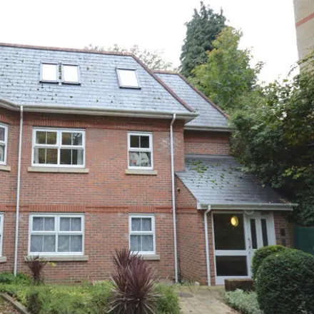 Rent this 2 bed room on Cox Hollow in 7-13 Southcote Road, Reading