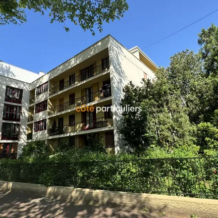 Rent this 3 bed apartment on 4 Rue des Sablières in 94000 Créteil, France