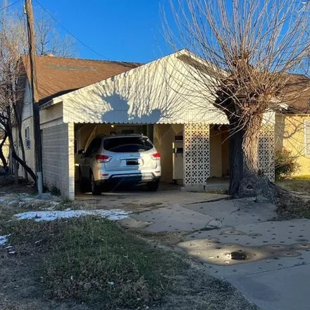 Buy this 3 bed house on 646 Nassau Street in Plainview, TX 79072
