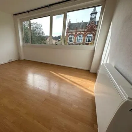 Image 5 - Lapwing Lane, Manchester, M20 2NS, United Kingdom - Apartment for rent