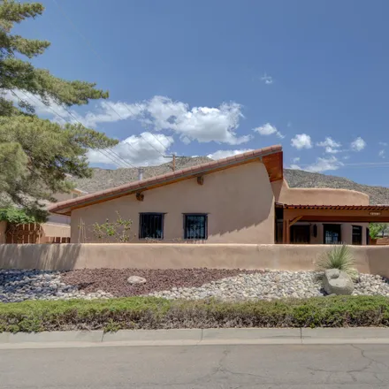 Buy this 3 bed house on 2612 Eastridge Drive Northeast in Tramway Highpoint (HOA), Albuquerque