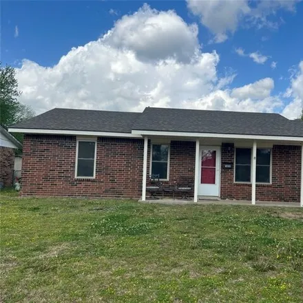Buy this 3 bed house on 535 Lindenwood Drive in Bartlesville, OK 74003