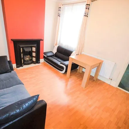 Rent this 3 bed townhouse on Masjid Abu Bakr in 55 Barclay Street, Leicester