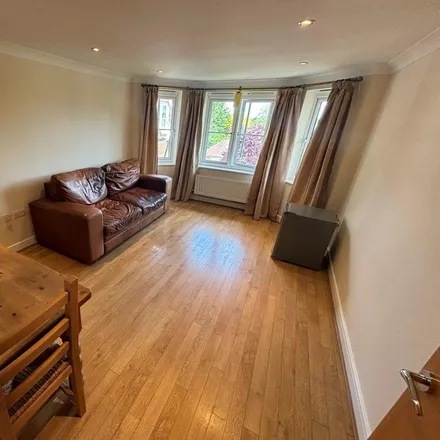 Image 2 - The Cedars, Guildford, GU1 1YZ, United Kingdom - Apartment for rent