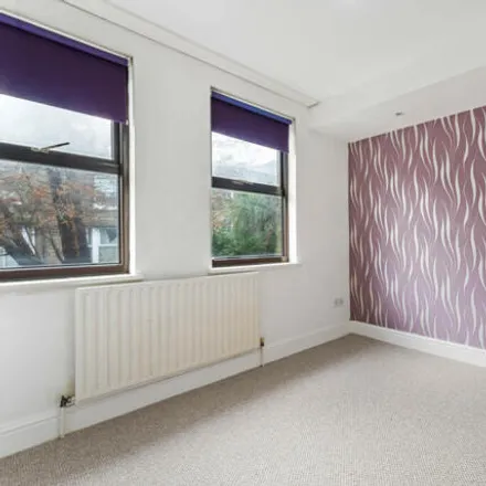 Image 2 - 64 Henfield Road, London, SW19 3HH, United Kingdom - House for rent