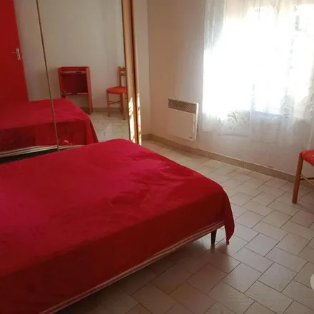 Rent this 3 bed apartment on 15 bis Place du Champ de Mars in 26700 Pierrelatte, France