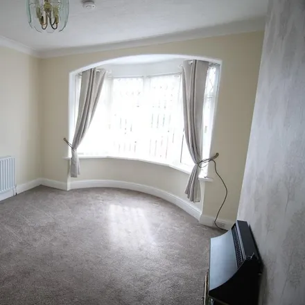 Image 3 - Selby Avenue, Blackpool, FY4 2LY, United Kingdom - House for rent