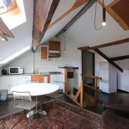 Rent this 1 bed apartment on Rue Caroly - Carolystraat 27 in 1050 Ixelles - Elsene, Belgium